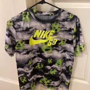 Grey green and black kids xl Nike sb shirt